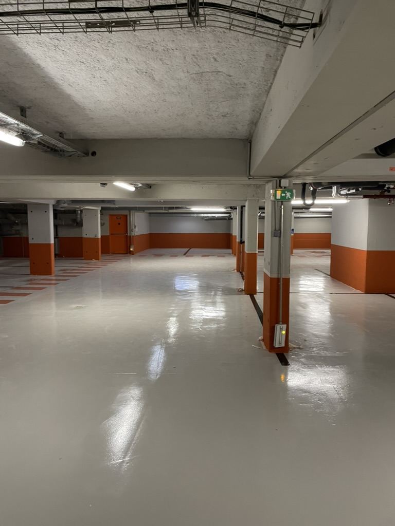 Murs et poteaux peints, Boulogne-Billancourt (92)